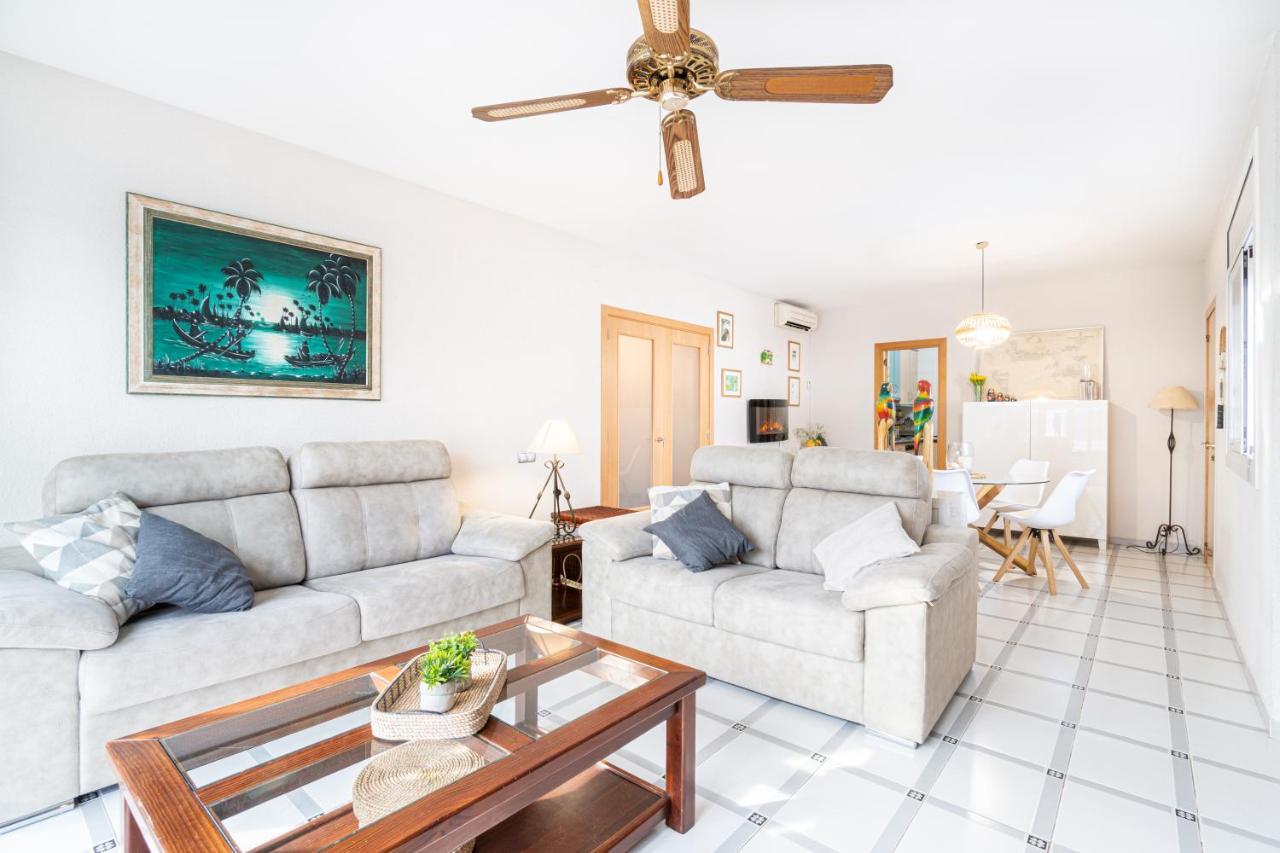 הוילה קמברילס "Charm & Cozy 4Br - 3Ba With Pool & Barbecue" מראה חיצוני תמונה