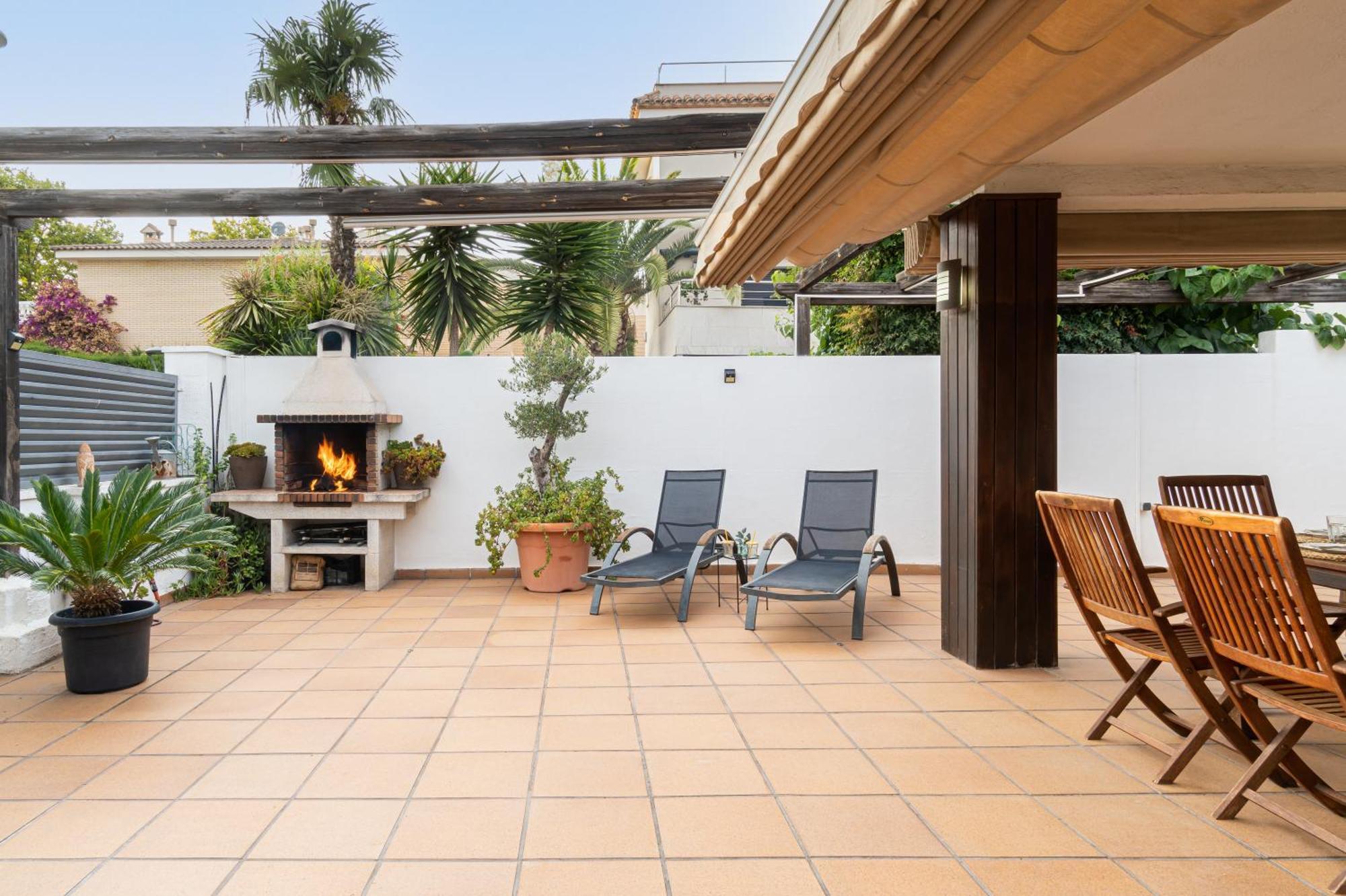 הוילה קמברילס "Charm & Cozy 4Br - 3Ba With Pool & Barbecue" מראה חיצוני תמונה